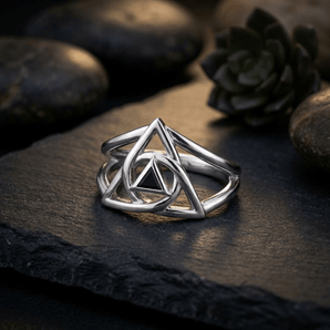 Trinity Knot Sterling Silver Recovery Ring – AA Symbol with Inlaid Gemstone TRI2548 - Synthetic Black Onyx Ring - Sobervation